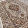 Handgeknoopt Perzisch Tabriz Riz Mahi Tapijt (Mahi Medaillon) - Crème Wol