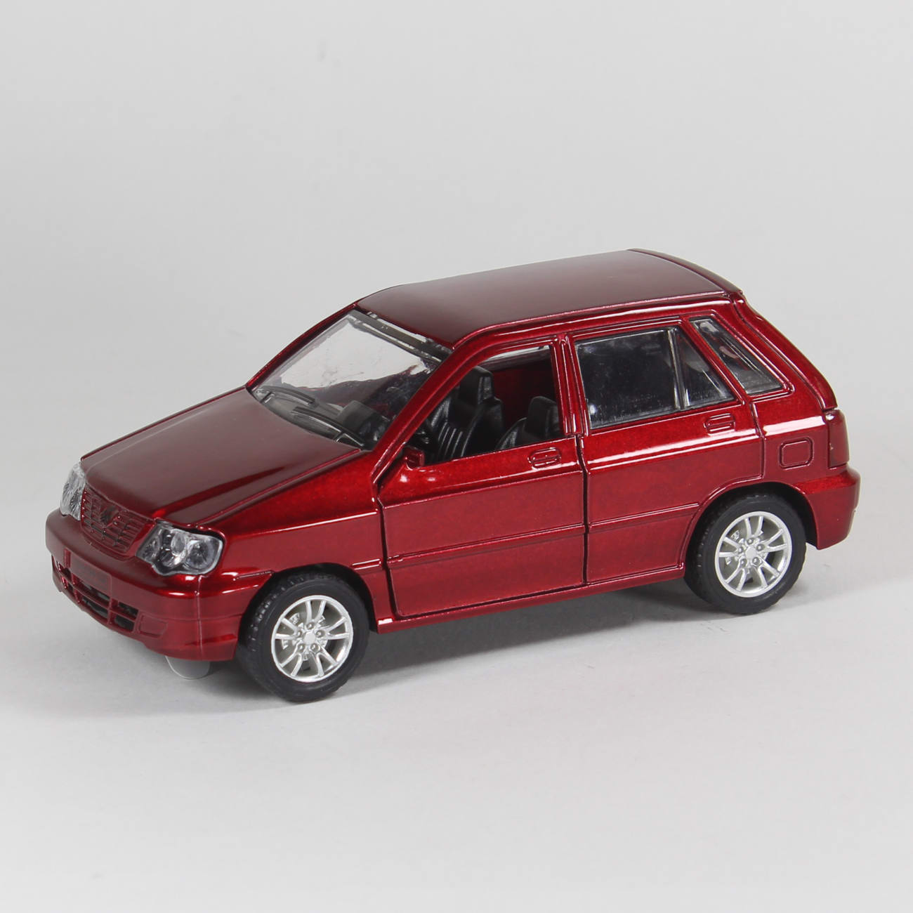 Kia Pride Hatchback 1987 Speelgoedauto – Licht & Geluid