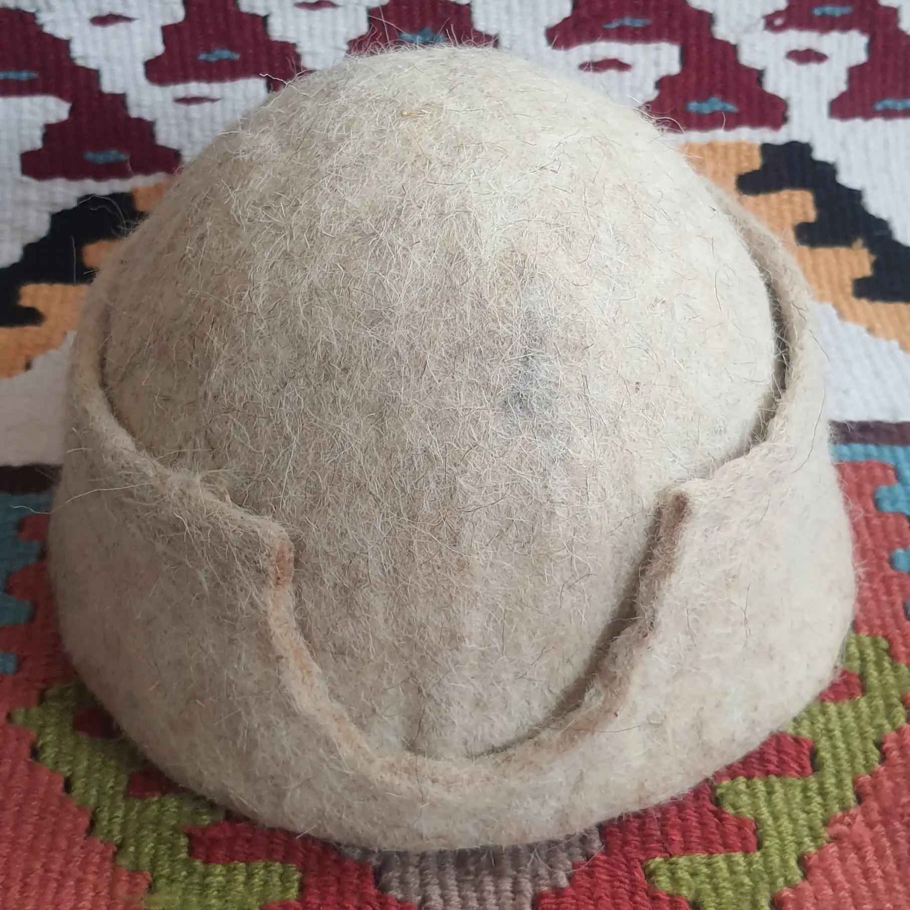 Traditionele Perzische Luri Etnische Hoed – Kolah Namadi 100% Wol