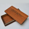 Houten geschenkdoos met Perzische kalligrafie