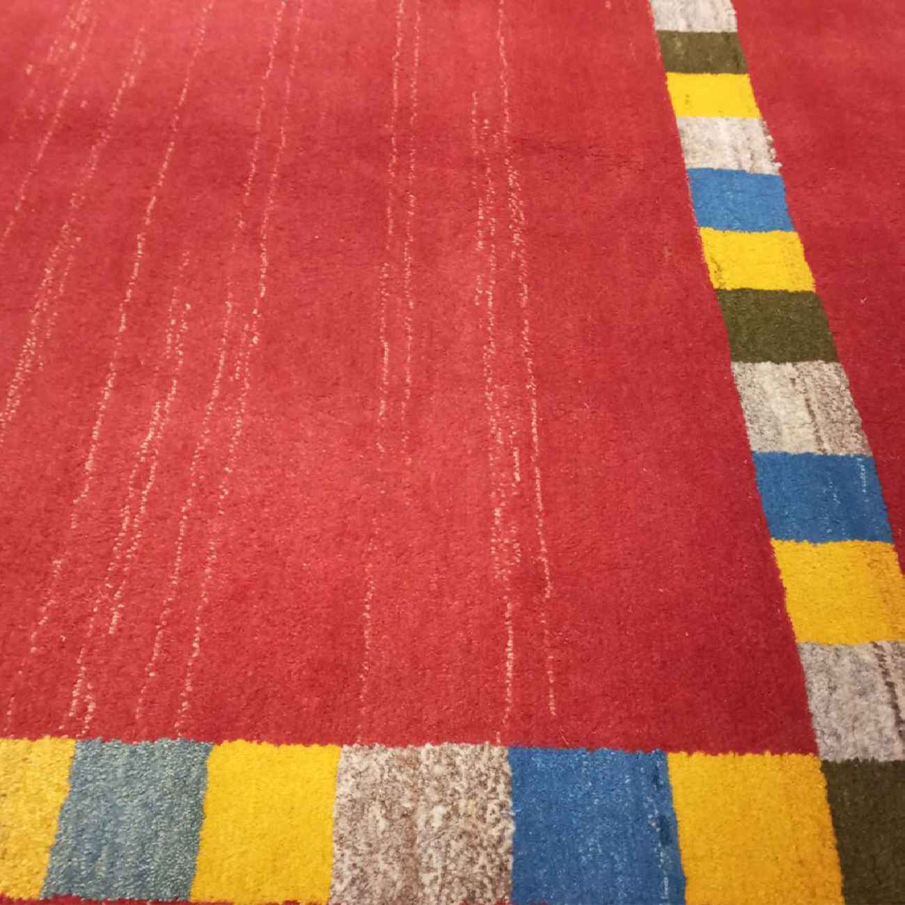 Origineel handgeknoopt Perzisch minimalistisch Gabbeh tapijt – Met rand, Rood, Wol