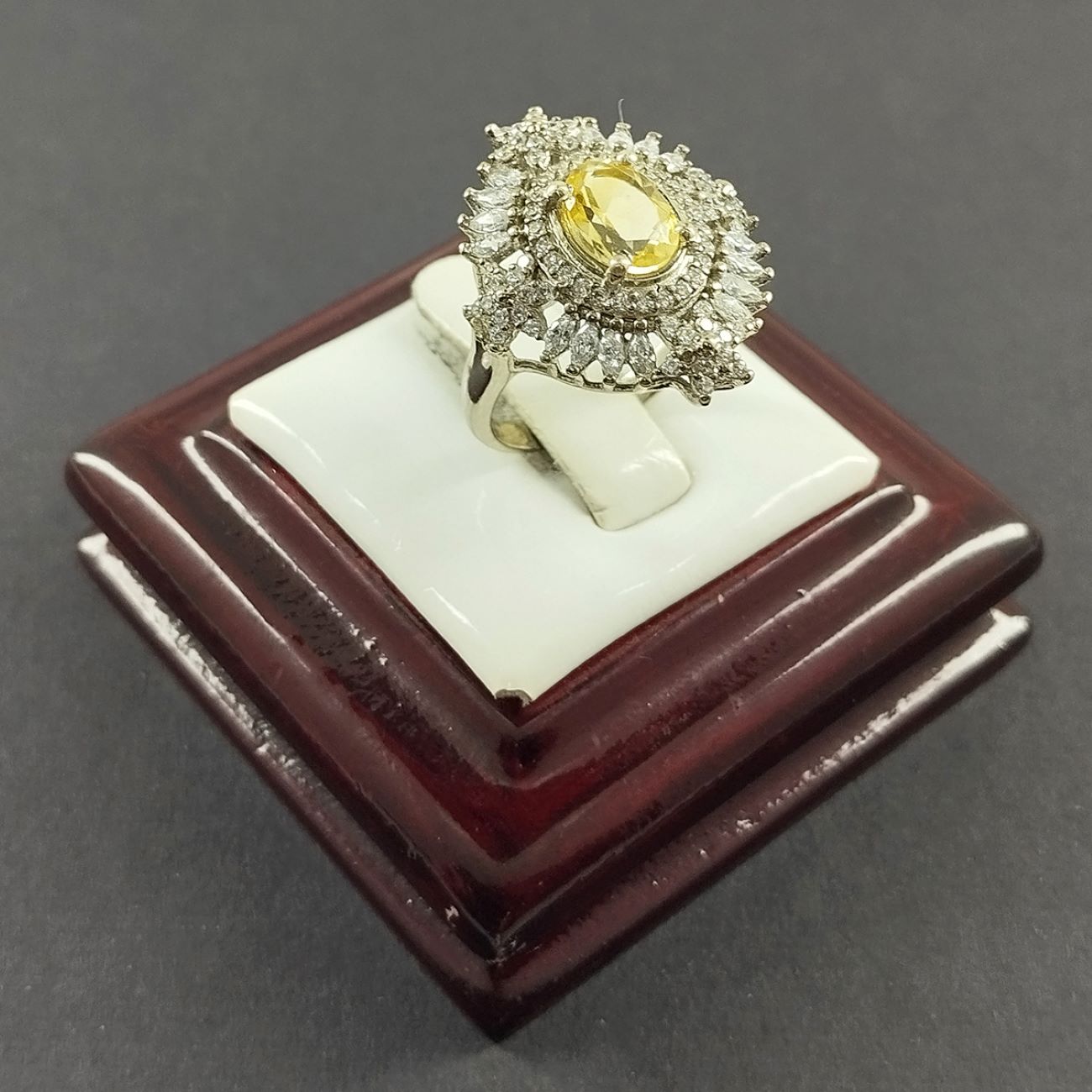 Gele Citrien Zilveren Ring – Model Armaghan