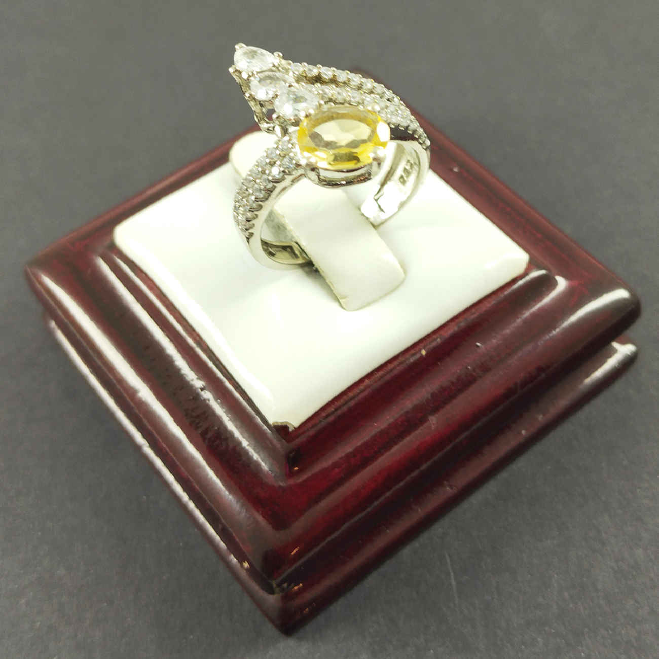 Gele Citrien Zilveren Ring – Klassieke Verloving