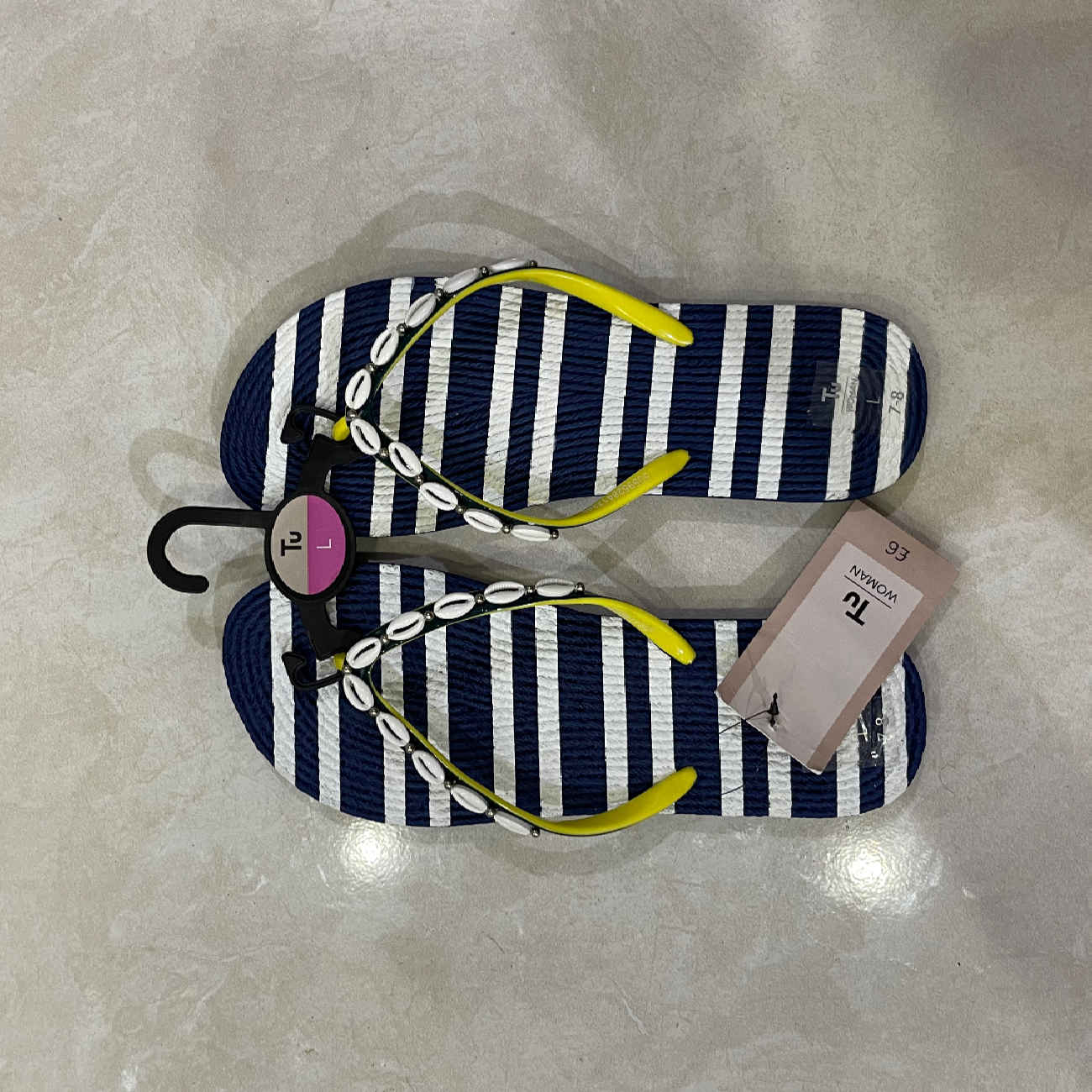 Teenslippers voor Dames – Zwart-Wit Gestreept