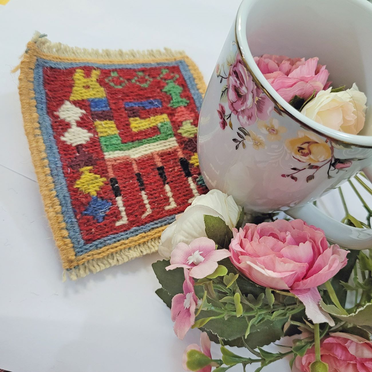 Handgeweven Iraanse Kilim Onderzitter – Hert/Gazelle-ontwerp, Vierkante Wol Boho