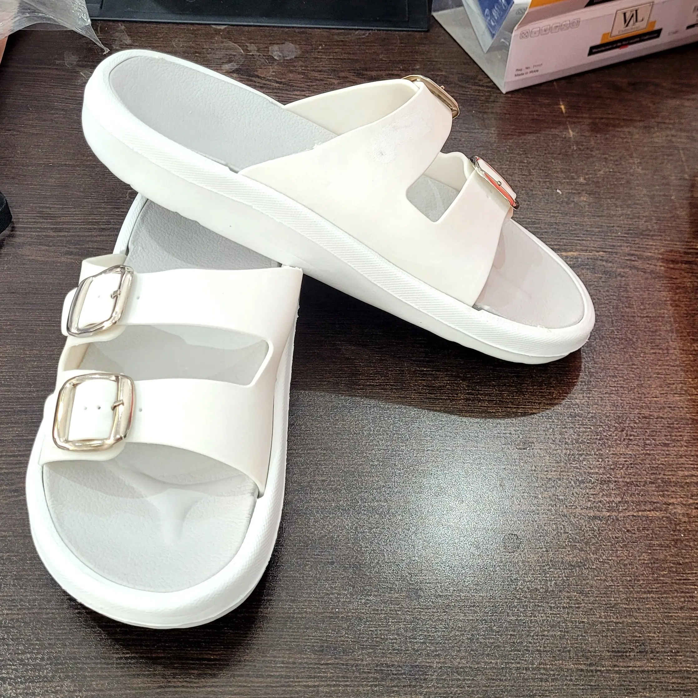 Witte Ihram Slippers voor Heren G430 – Hadj & Umrah