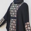 Zwarte Abaya voor Vrouwen met Bloemontwerp Model Noura