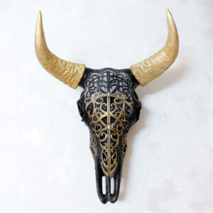 Decoratieve stierenschedel met gouden hoorns – western stijl