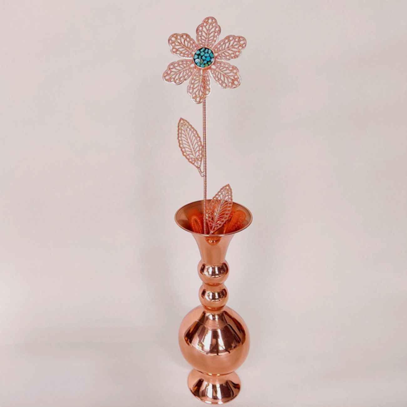 Decoratieve Koperen Bloem met Turkoois Inleg – Handgemaakt Bloemkunst Ontwerp voor Huisdecoratie