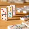 Klassiek domino bordspel in stijlvolle opbergdoos