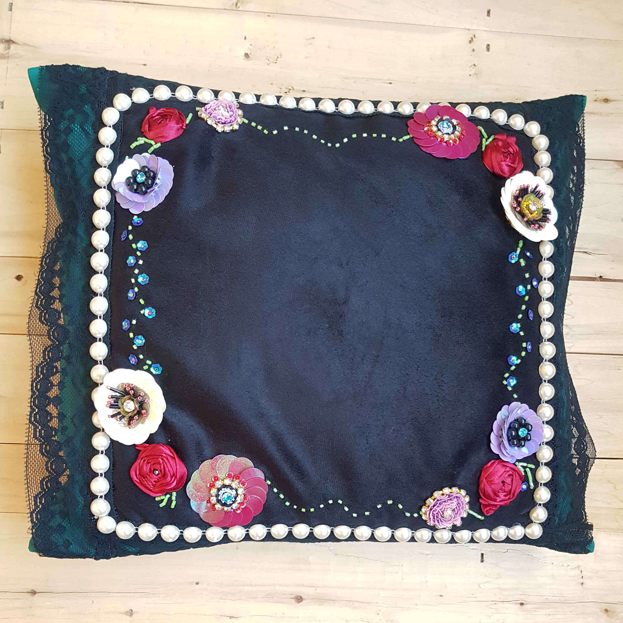 Geborduurde Kussenhoes – Handgemaakt Navy Blauw