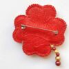 Vrouwelijke Geborduurde Broche met Bloemenontwerp