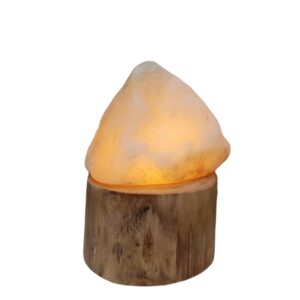Perzische zoutlamp met esdoornhouten basis – Artistiek ontwerp