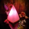 Perzische zoutlamp met houten basis – Piramide model