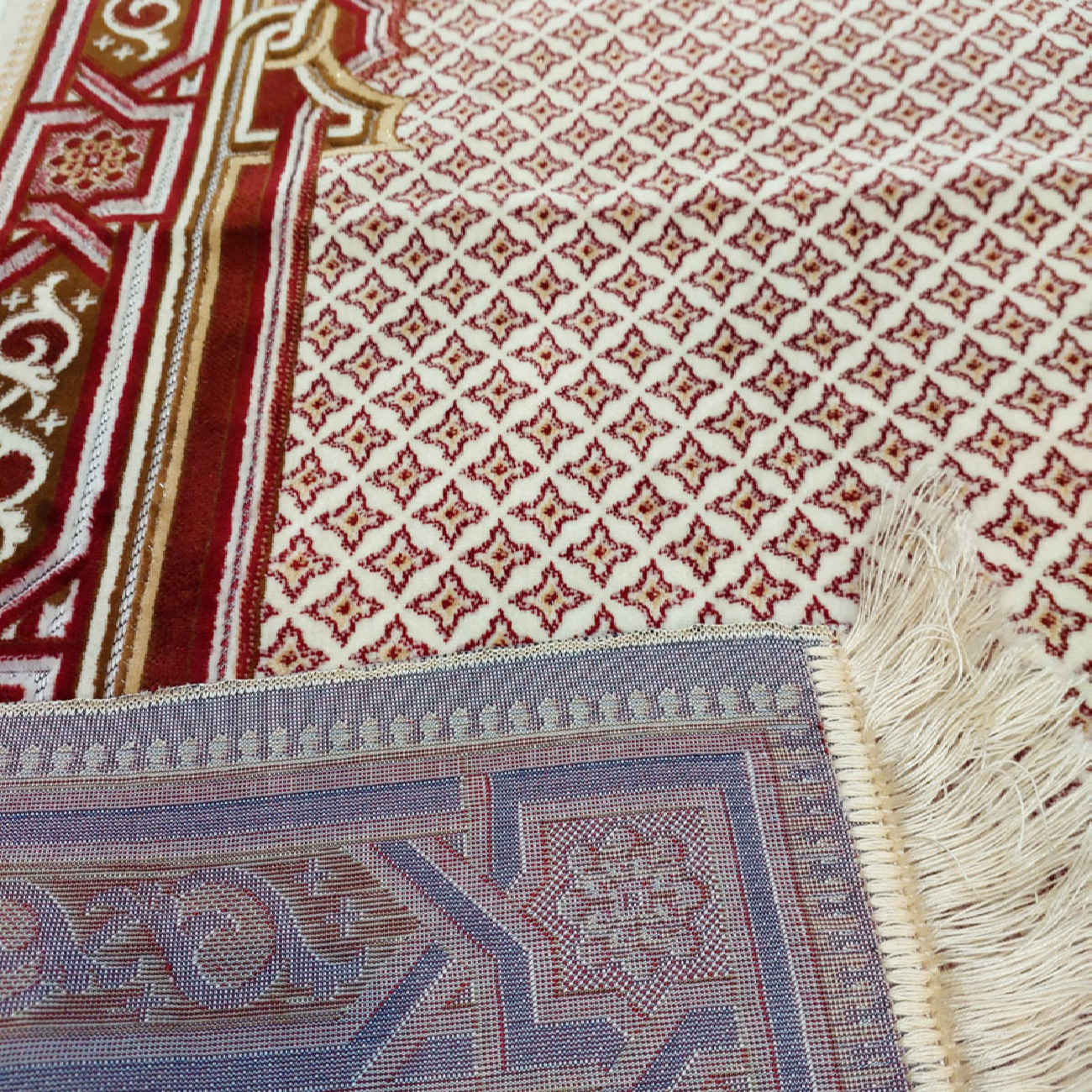 Islamitisch Gewatteerd Gebedskleed Sajadah Mihrab Ontwerp