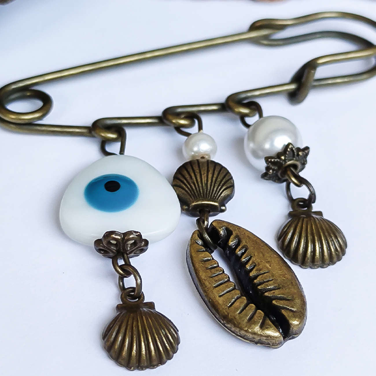 Veiligheidsspeld Broche voor Vrouwen – Schelprand Model