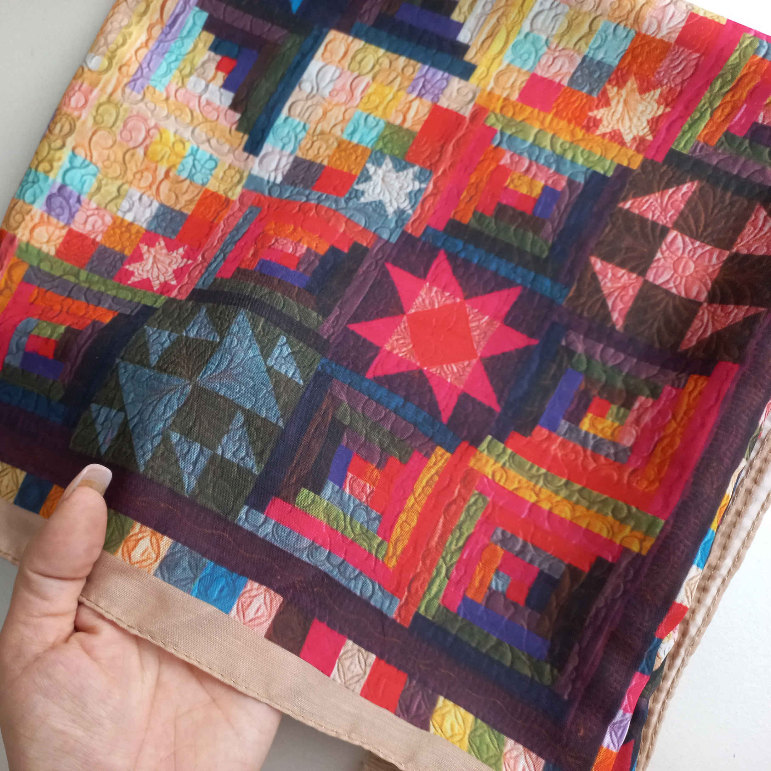Rode Katoenen Hoofddoek – Traditioneel Ontwerp