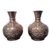 Set van 2 handgemaakte Perzische koperen graveervazen die een traditionele decoratieve charme uitstralen