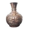 Set van 2 handgemaakte Perzische koperen graveervazen die een traditionele decoratieve charme uitstralen