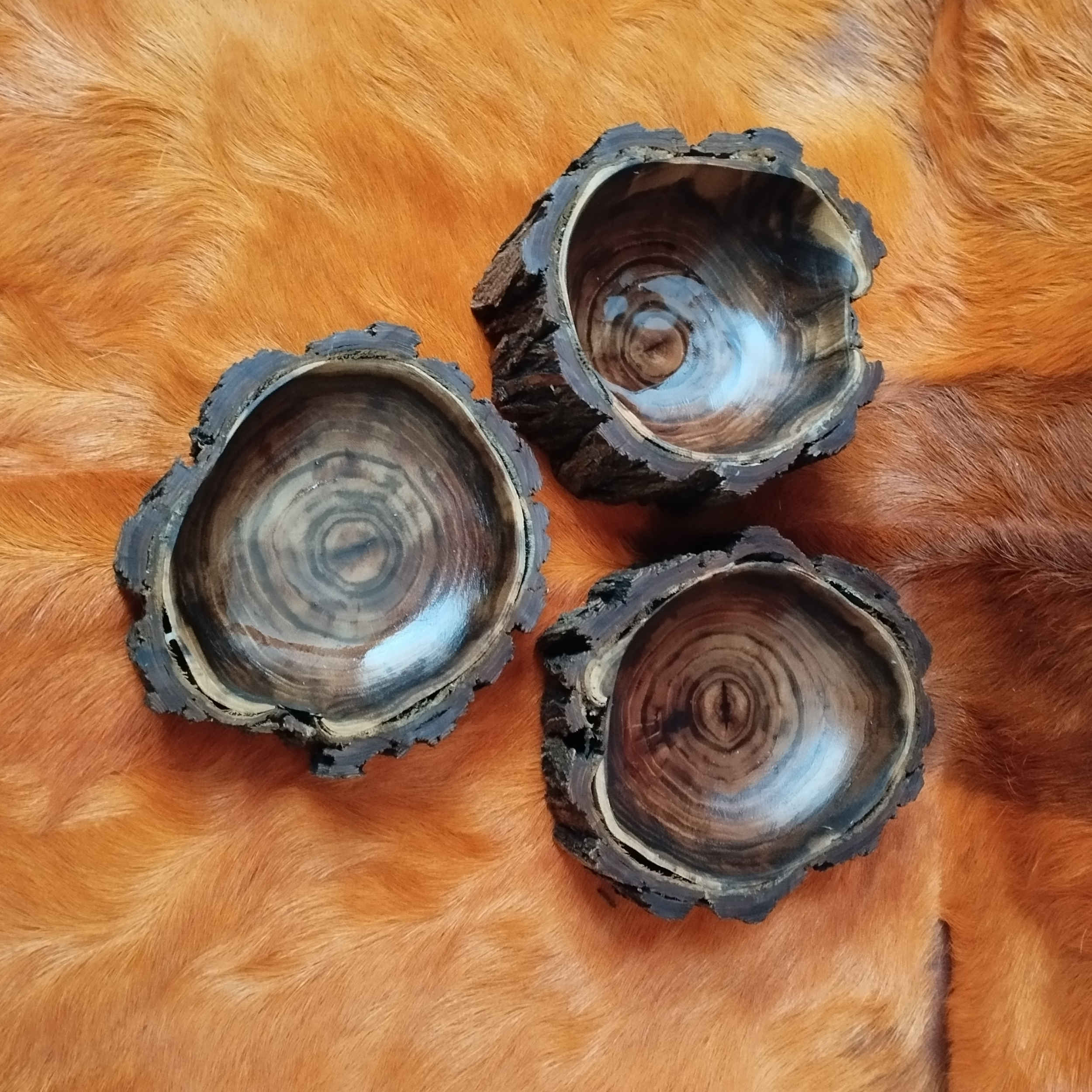 Decoratieve Houten Kommen van Boomstronk Handgemaakt van Acaciahout Set van 3
