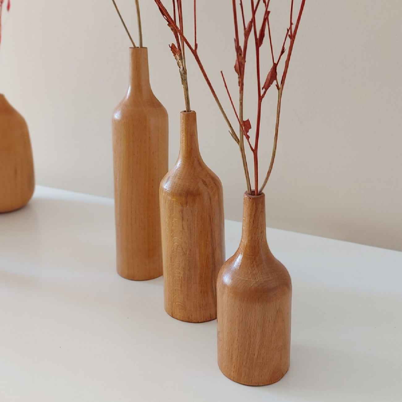 Set van 3 handgemaakte deco-enkelstengelvazen van massief natuurlijk hout voor een harmonieuze presentatie