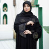 Elegante losvallende abaya met geborduurde rozen