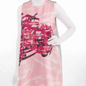 Roze Jurk met Perzische Kalligrafie