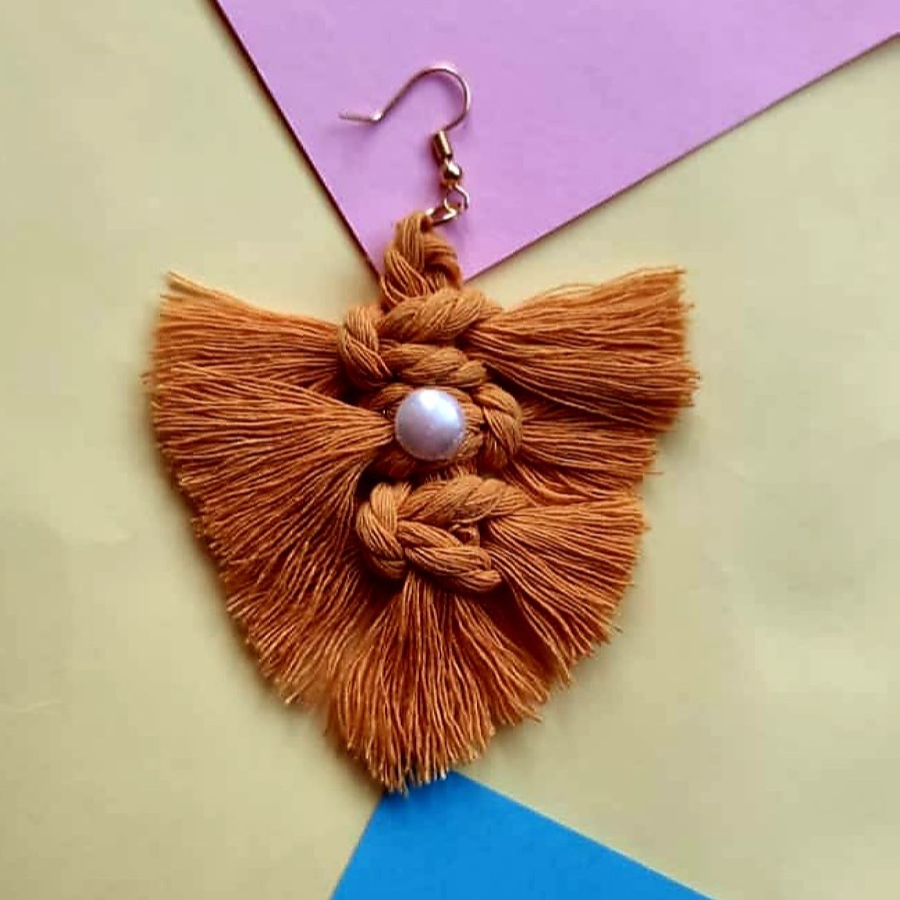 Gele Macramé Oorbellen – Kwastjes en Blad Ontwerp