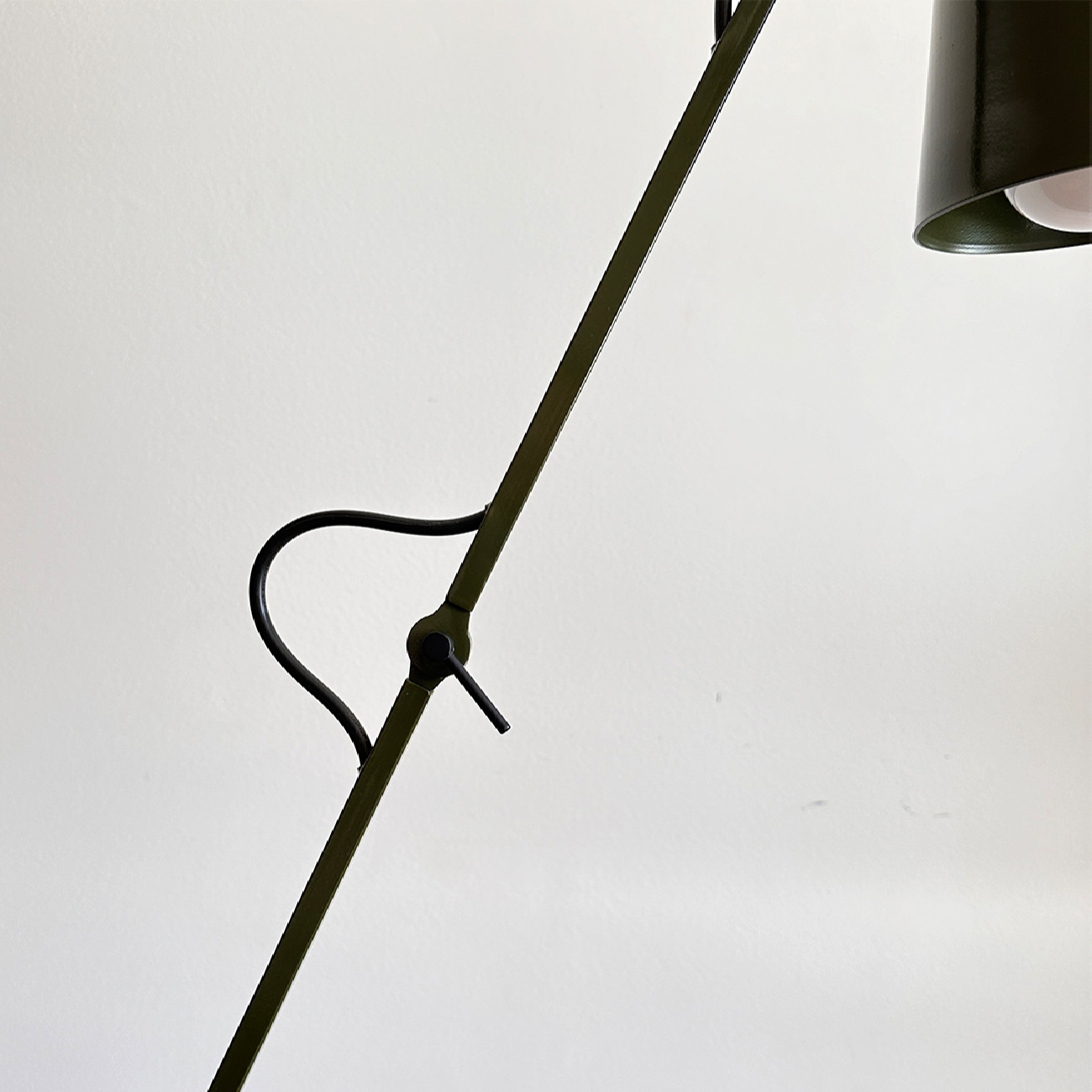 Metalen Verstelbare Bureaulamp – Handgemaakt Zwart