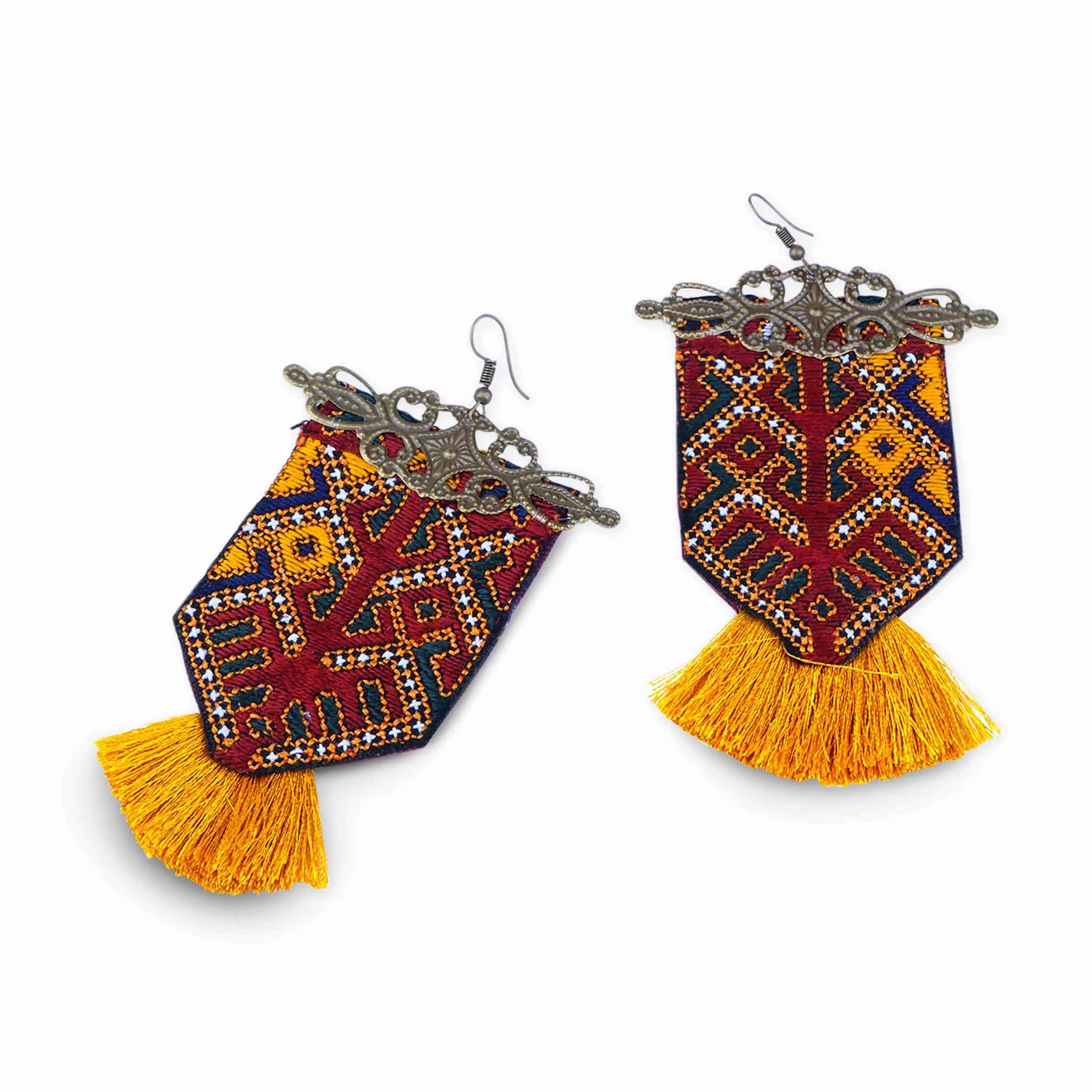 Perzische Geborduurde Oorbellen & Ketting Set Model Balochi