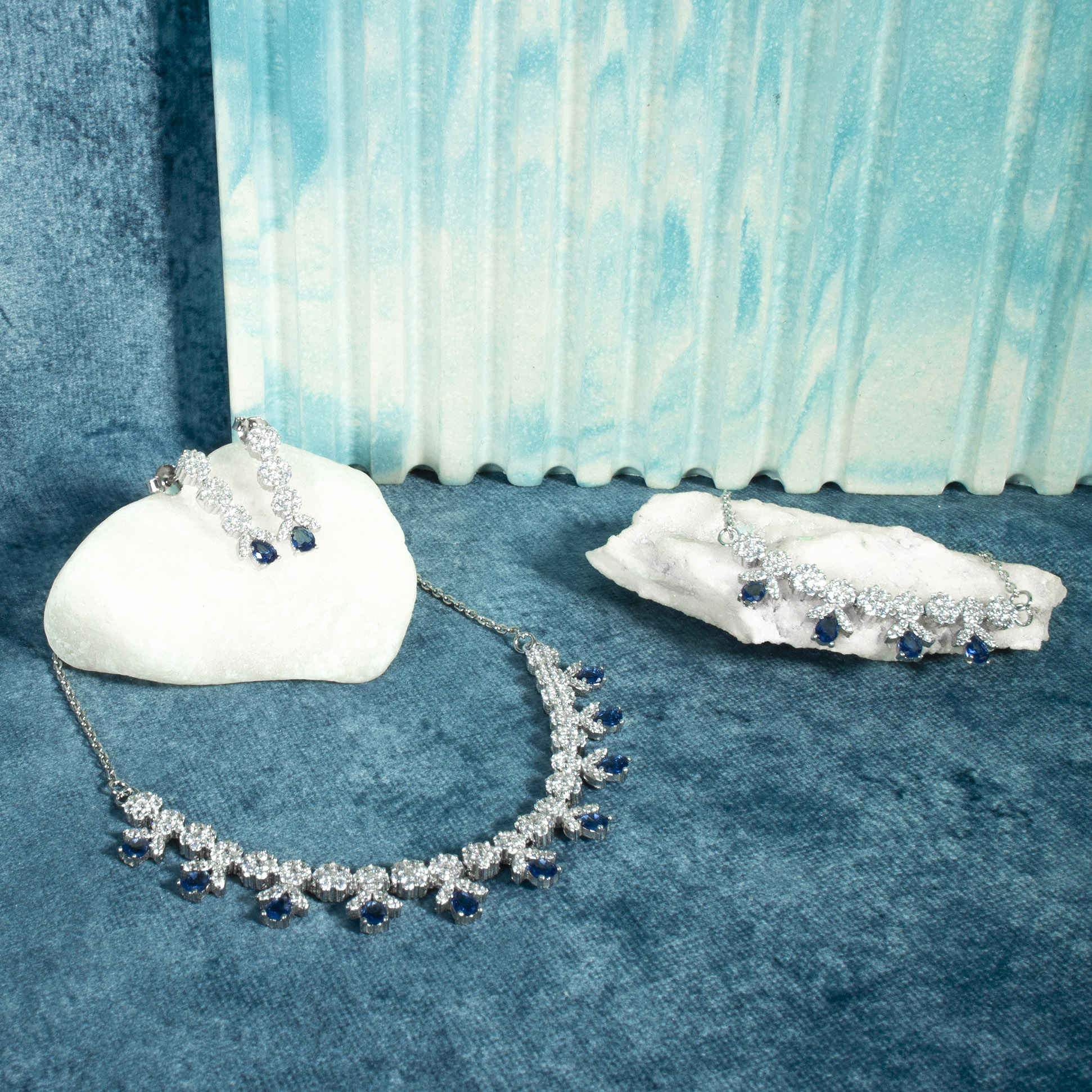Zilveren Sieraden Set met Robijn – Perzisch Design voor Vrouwen