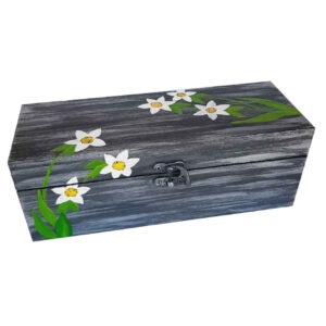 Houten handgemaakte geschenkdoos met bloemmotief