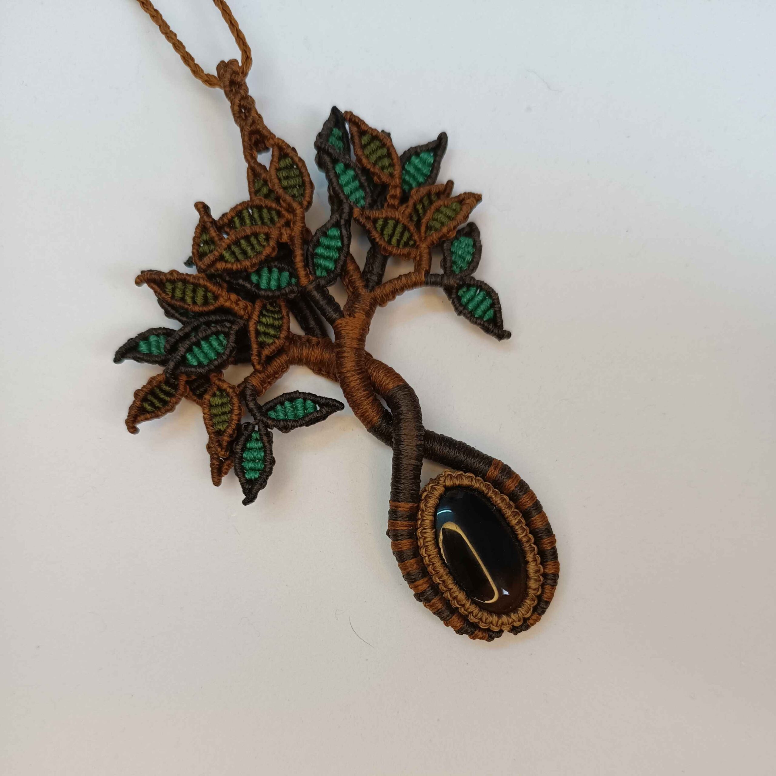 Artistieke Macramé Ketting – Levensboom