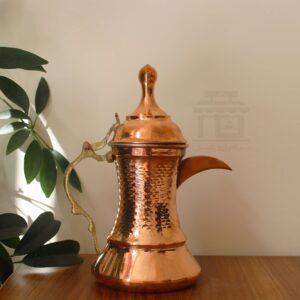 Gehamerde Koperen Dallah Koffiepot Bita