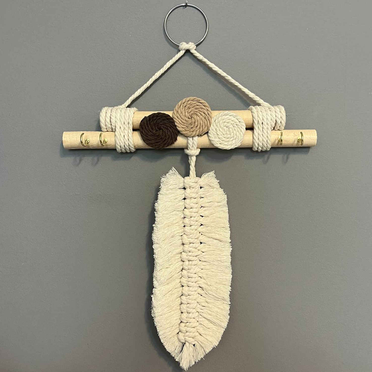 Decoratieve & Handgemaakte Wand Sleutelhouder met Macramé Ontwerp