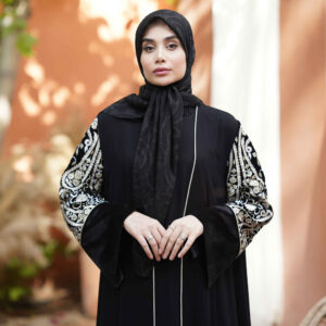 Elegante abaya met geborduurde mouwen