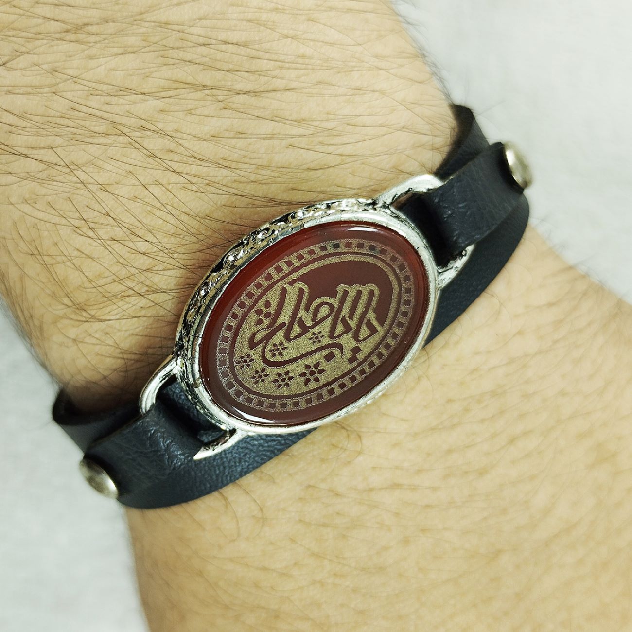 Islamitische Armband met Leer & Agaatsteen met Ya Aba Saleh Kalligrafie