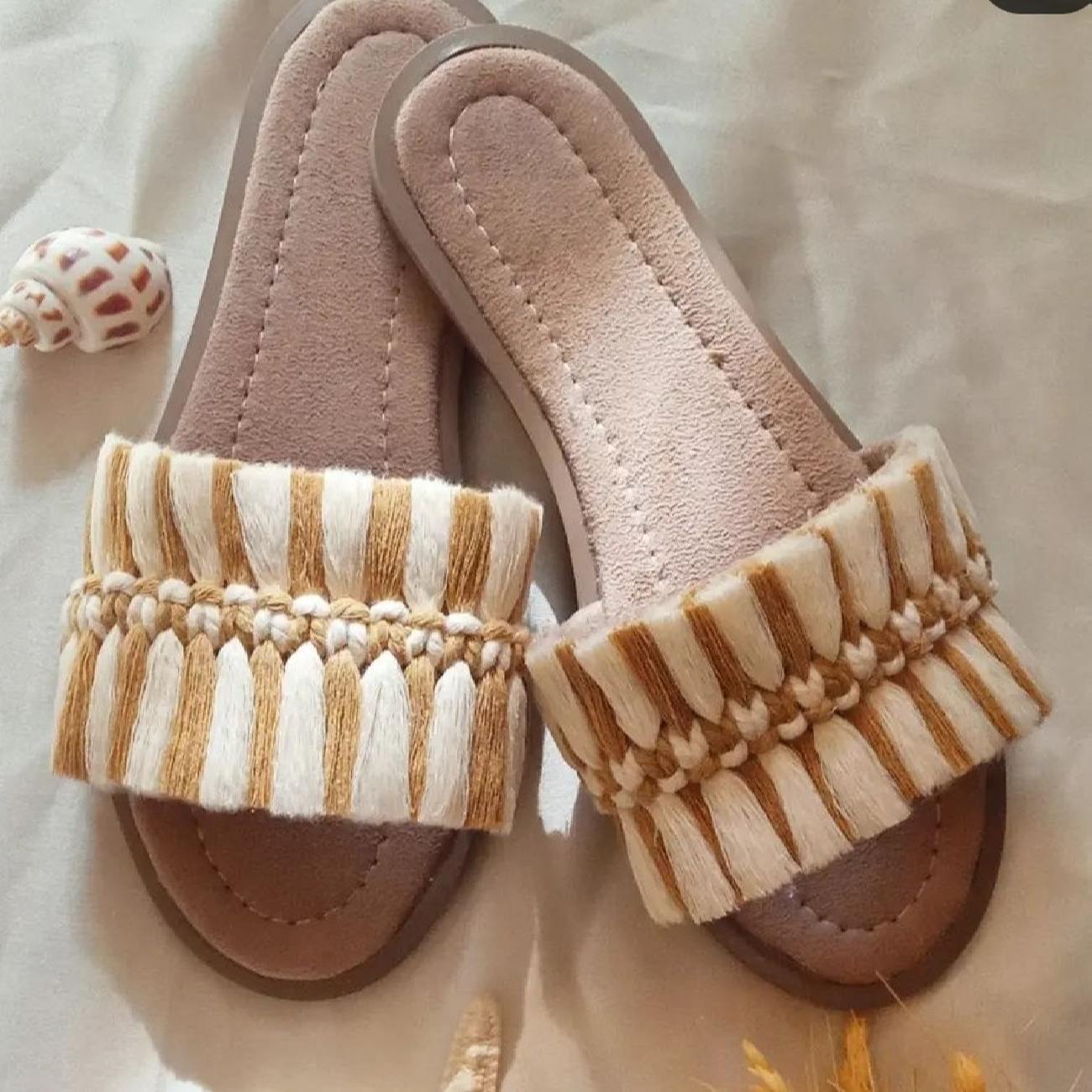 Cream Macramé Boho Chic Slippers – Model Strik