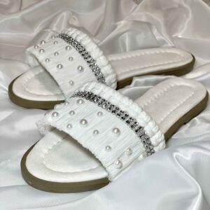 Witte Macramé Boho Chic Slippers – Model Parel