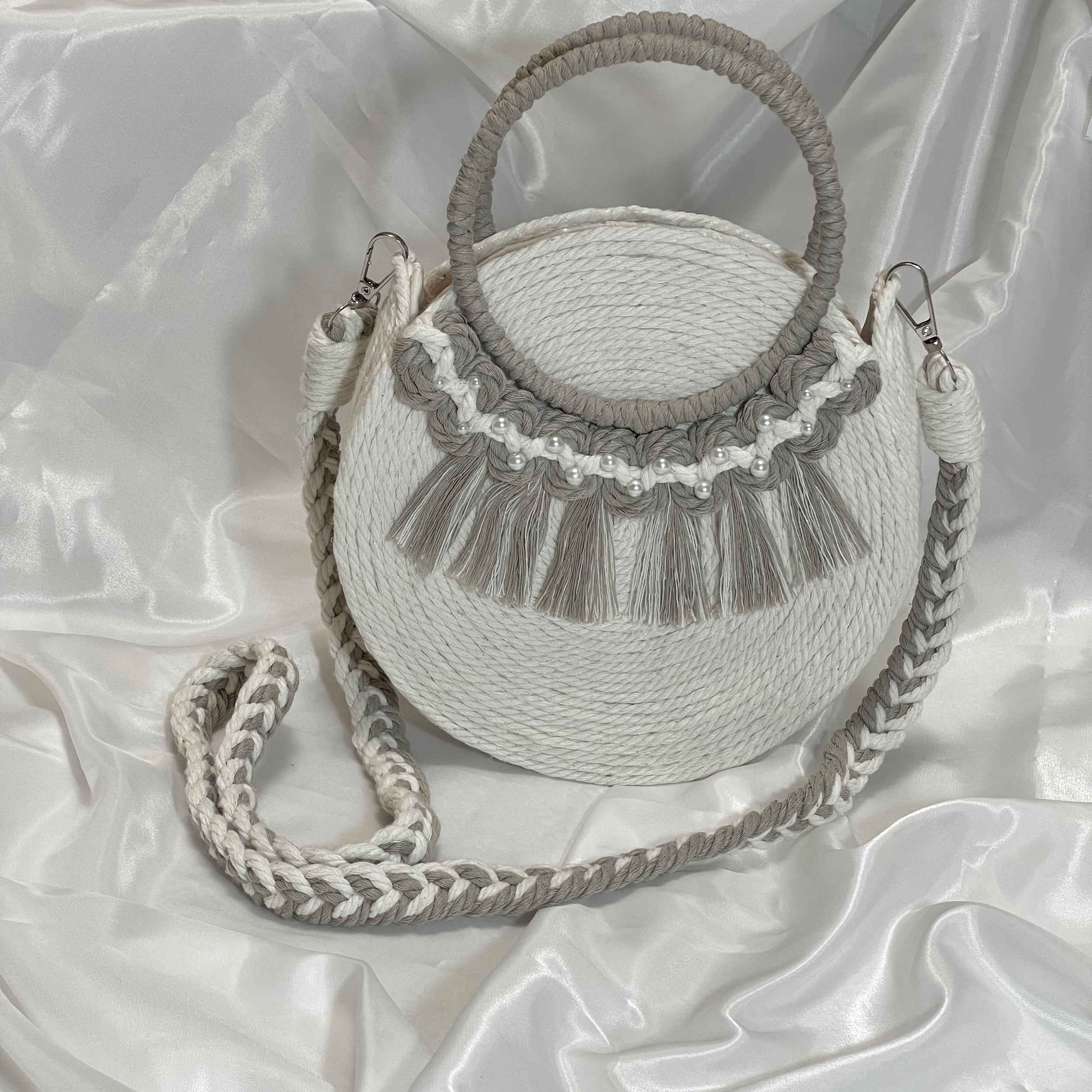 Macramé Sling Bag voor Dames Handgeweven met Kwast Ontwerp