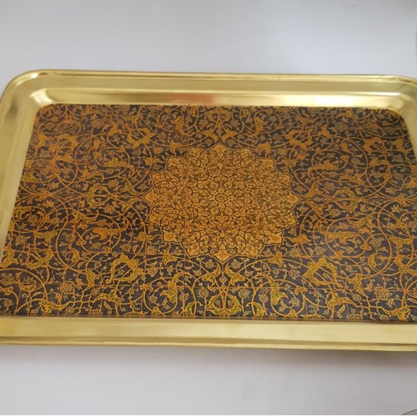 Iraans messing dienblad – Elegant dienblad met traditioneel bloemenpatroon