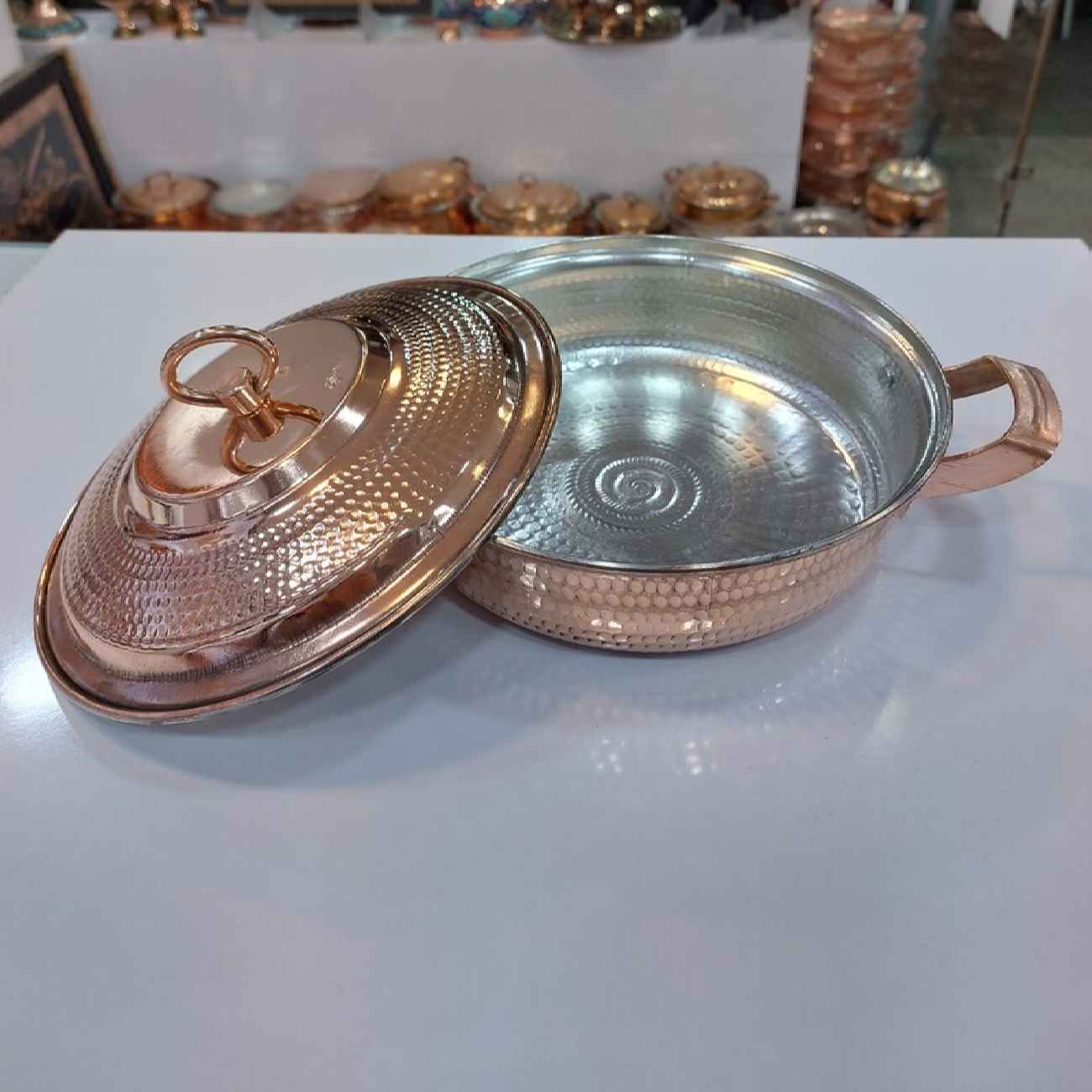 Perzische Koperen Sauté Pan – Handgehamerd met Deksel (Cyrus Model)