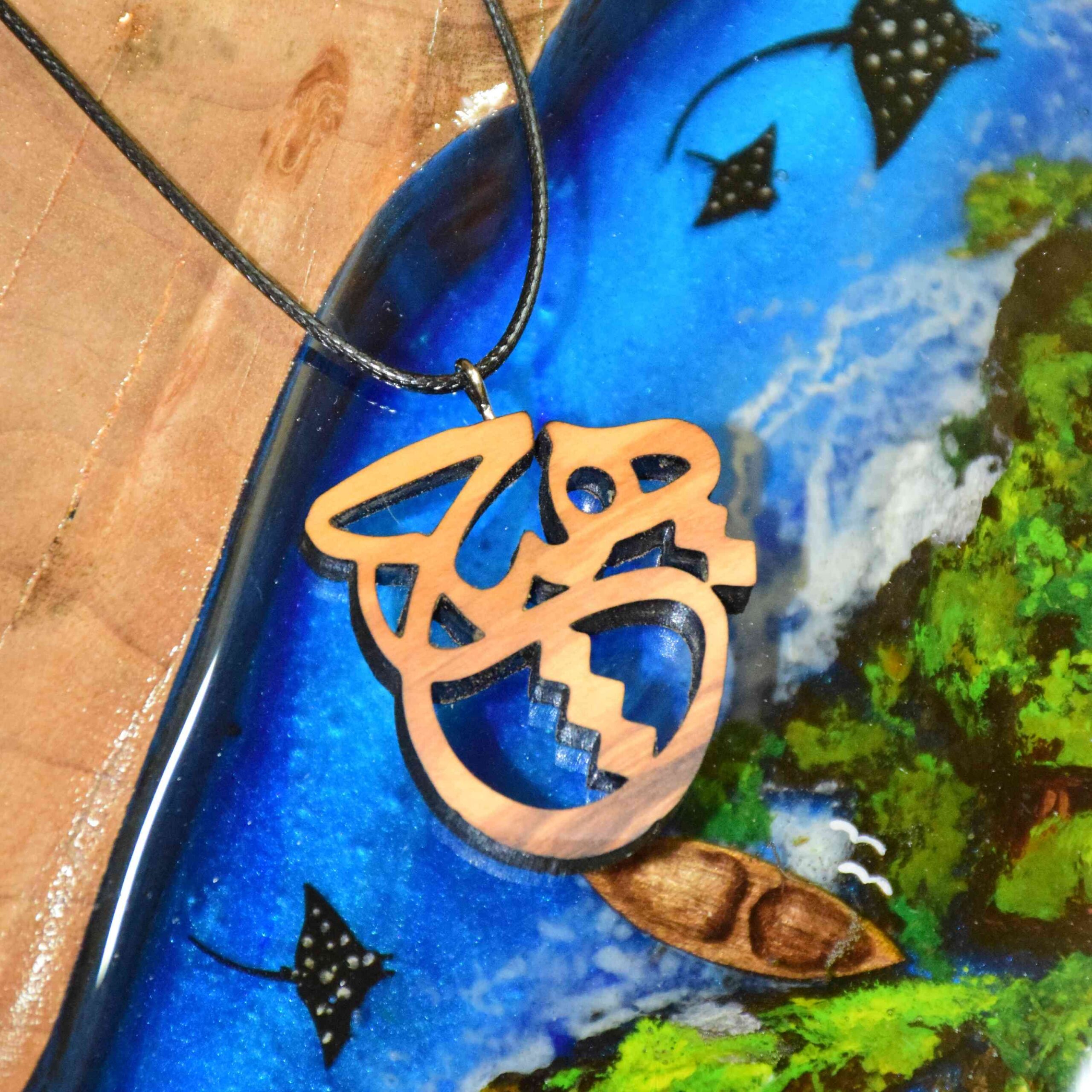 Houten Ketting met Perzische Kalligrafie Thema Niets