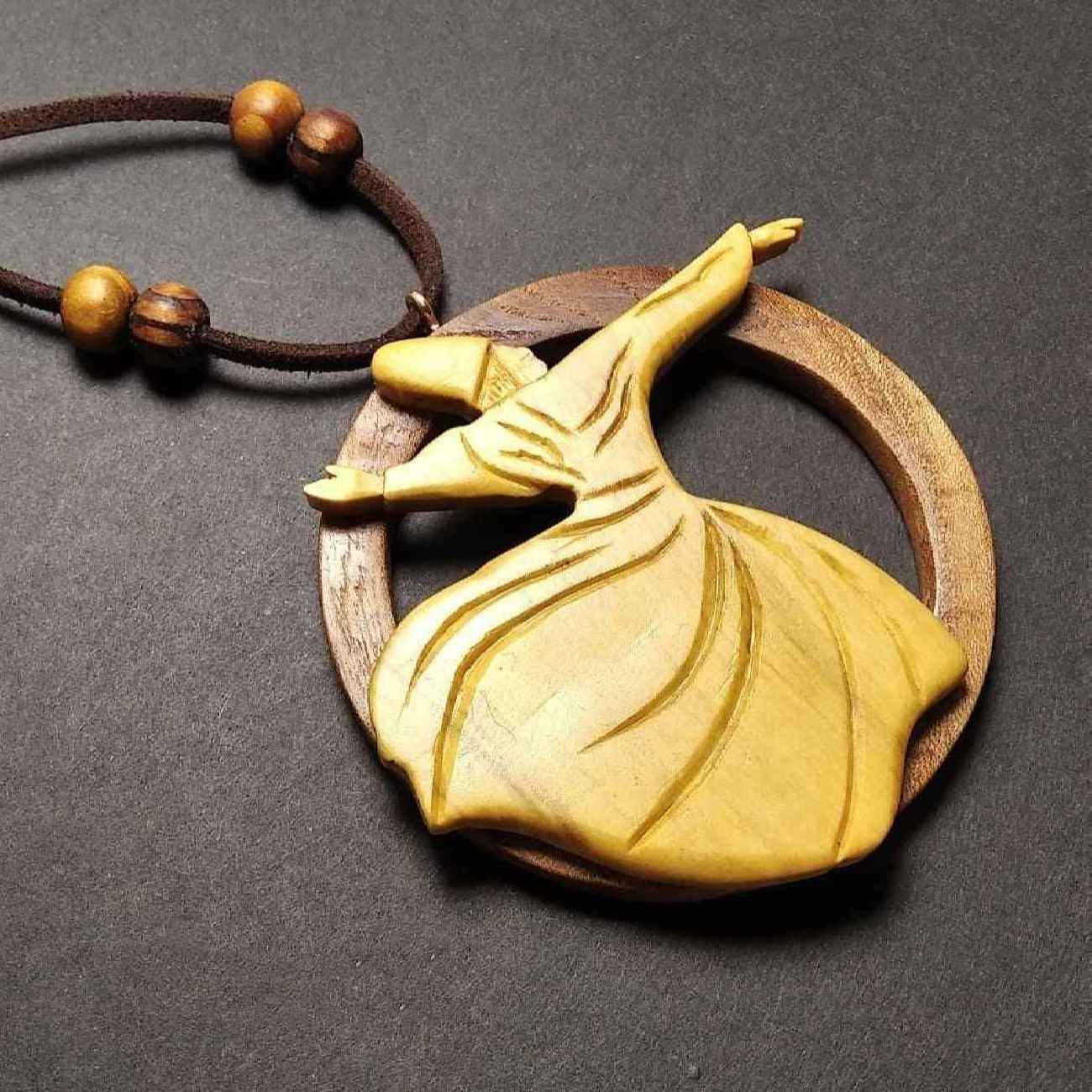 Houten Ketting met Wervelende Derwisj en Leren Koord