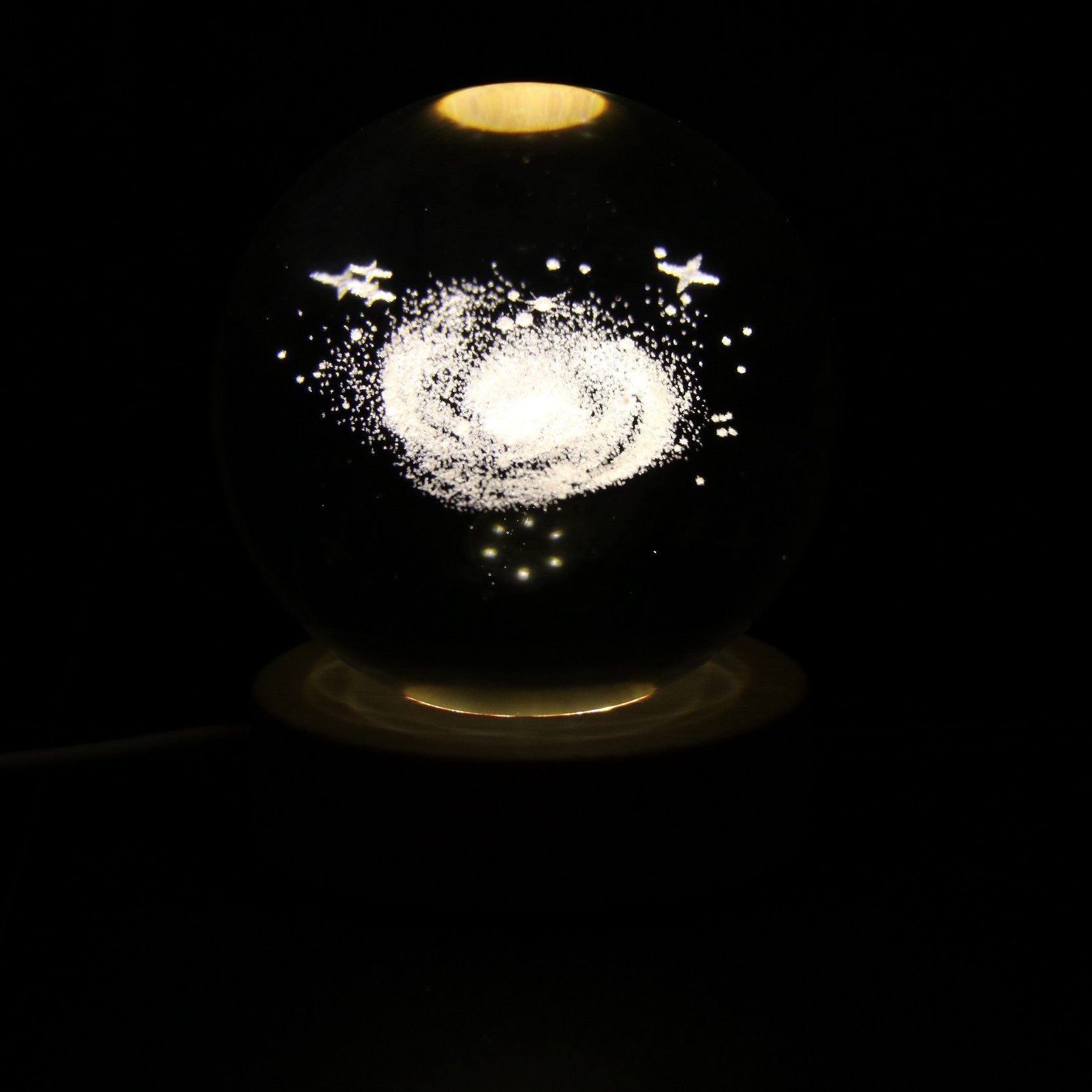 3D Kristallen Bol Nachtlamp Melkweg met Houten Basis