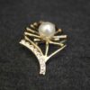 Broche Speld van Metaal met Gouden Blad