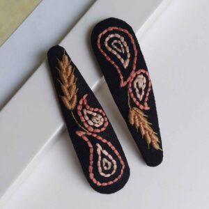 Geborduurde Snap Haarclip – Paisley Zwart