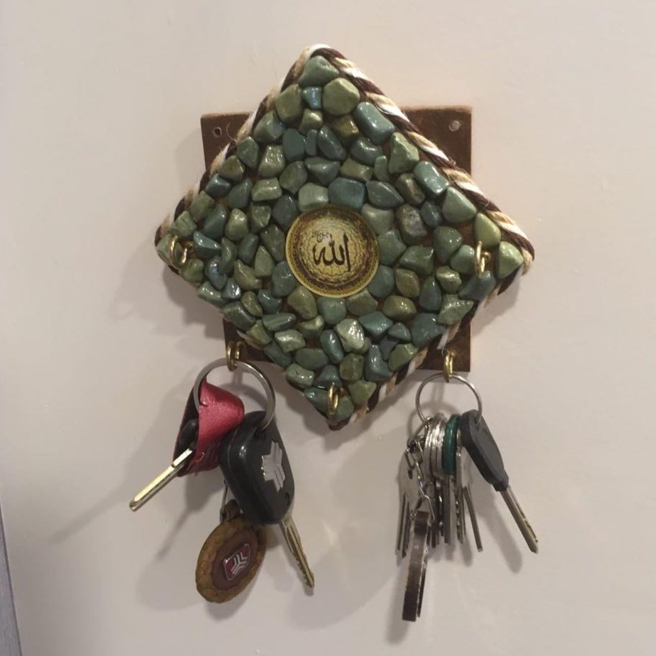 Islamitische Muur Sleutelhouder van Steen met 3 Haken in Allah Ontwerp