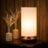 Minimalistische Houten Cilinder Tafellamp – Witte Kap