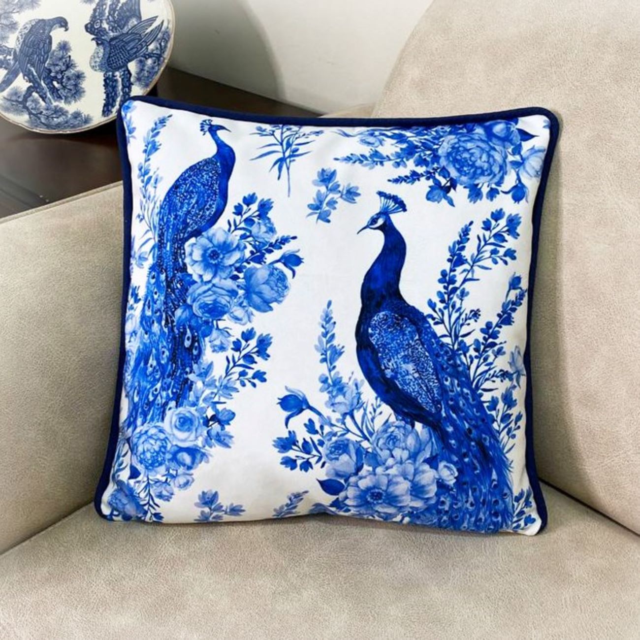 Prachtige Fluwelen Kussenhoes – Gedrukt & Dubbelzijdig Elegant Pauw & Bloemen Ontwerp (Set van 2)